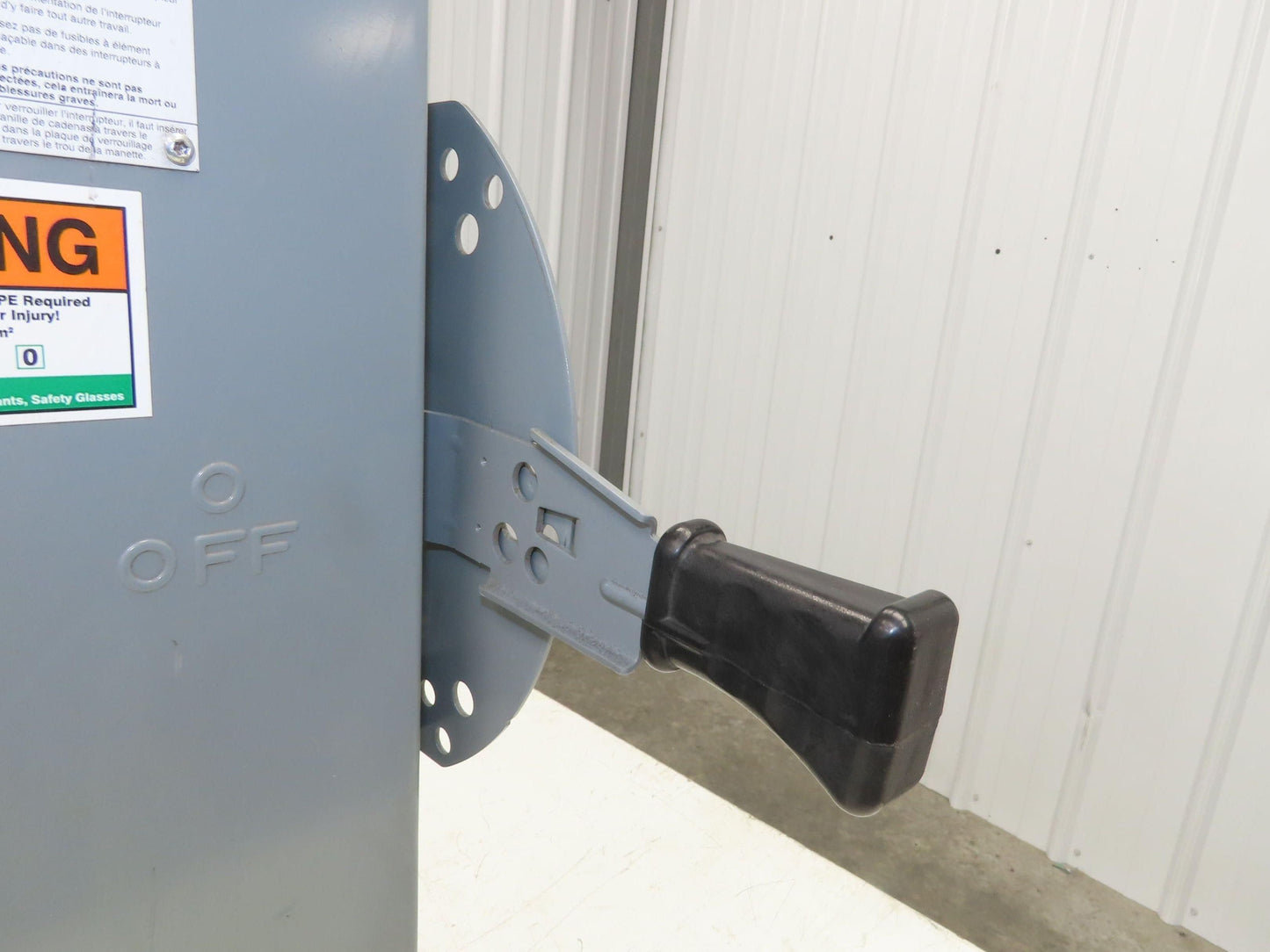 Square D DTU222 Double Throw Disconnect Switch Manual Transfer 60A 240V 1Ph F05