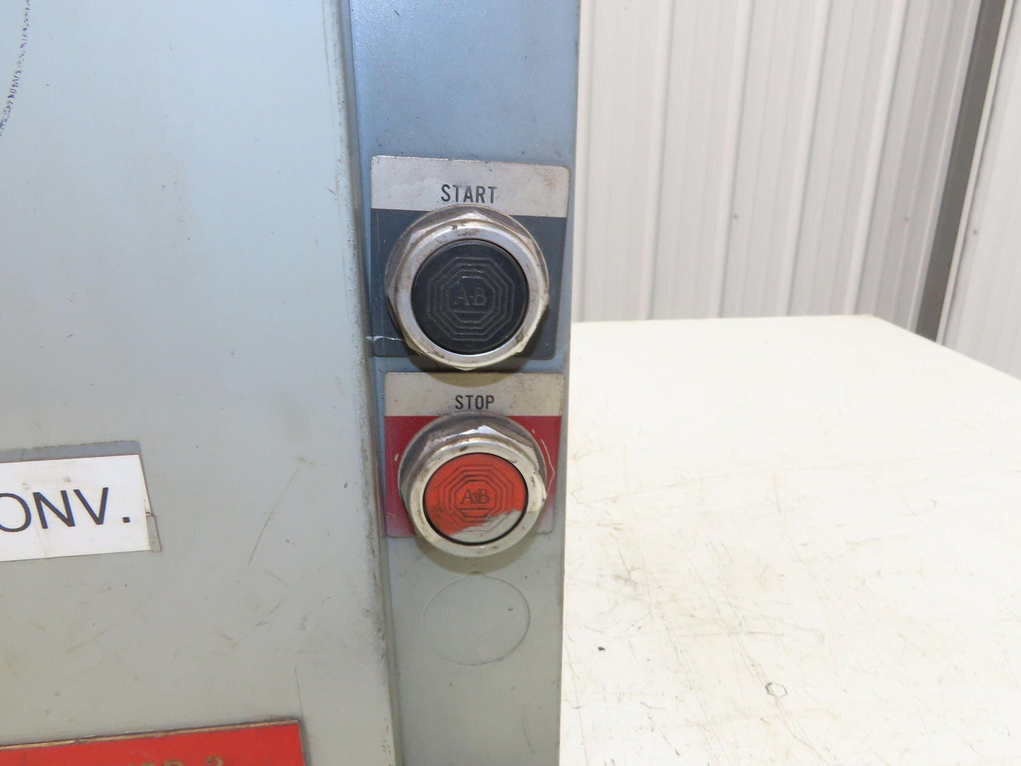 Allen-Bradley 512-AAB-24R Combination Starter NEMA Size 0 Fusible 600V 3PH