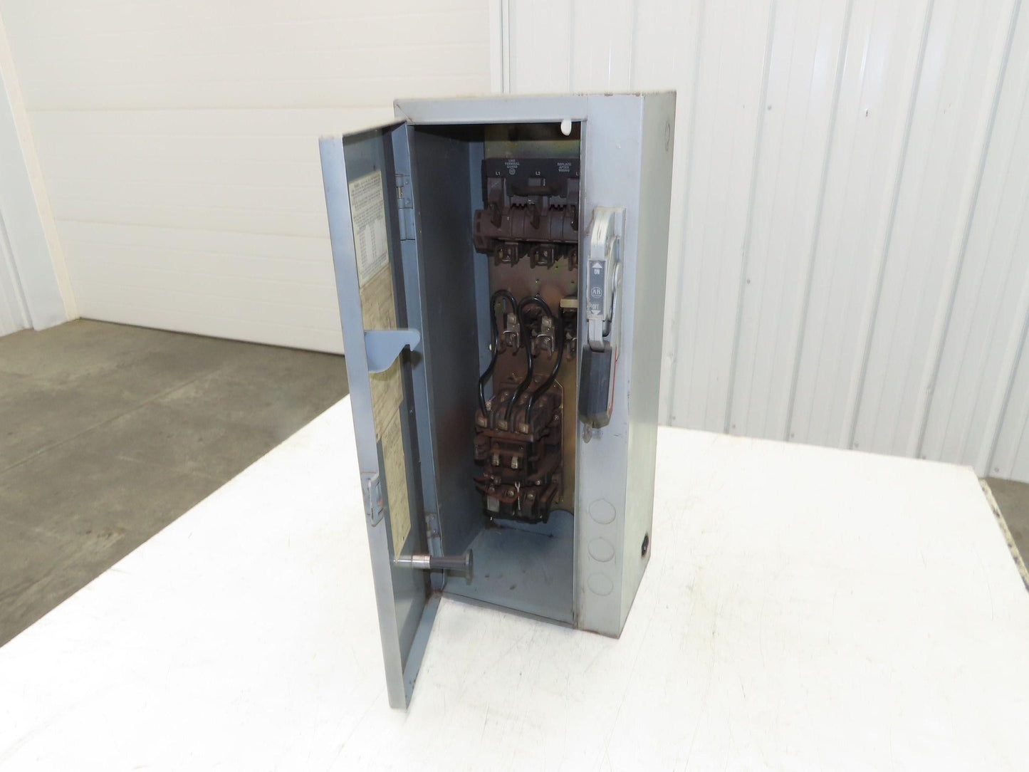 Allen Bradley 512BAB24 509BOB Combination Motor Starter Enclosure 509-B0D 10 Hp