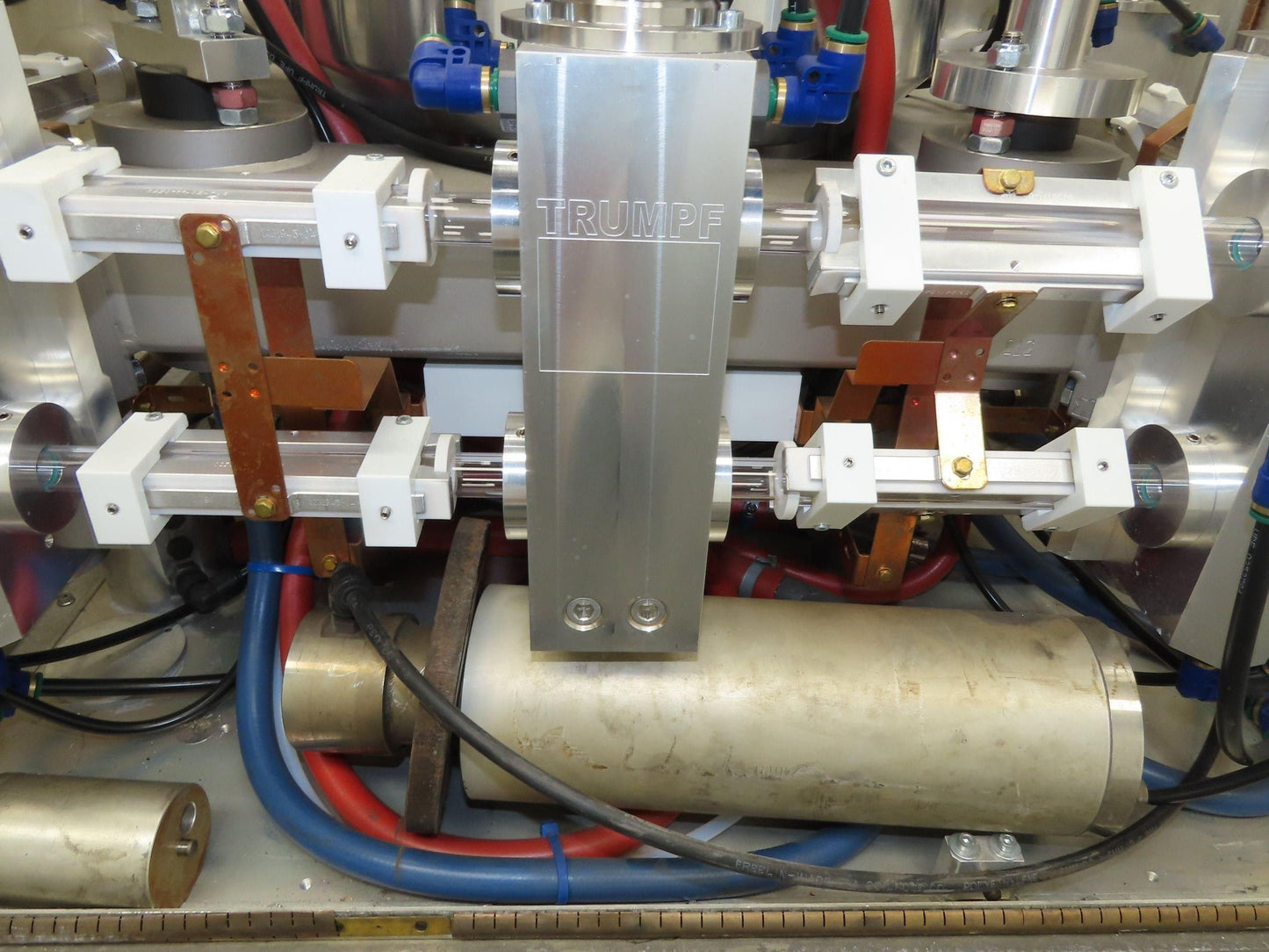 Trumpf TLF 3000 Turbo Industrial CNC Class IV Laser Resonator 1-4kW CO2 He N2