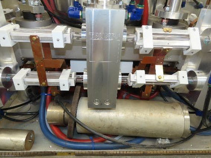 Trumpf TLF 3000 Turbo Industrial CNC Class IV Laser Resonator 1-4kW CO2 He N2