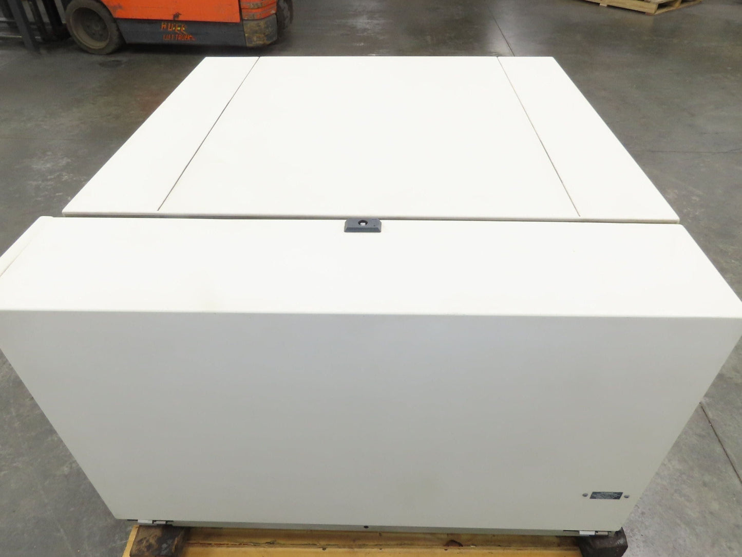 Trumpf TLF 3000 Turbo Industrial CNC Class IV Laser Resonator 1-4kW CO2 He N2