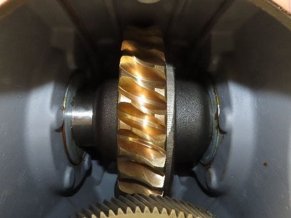 Sew Eurodrive S82A Dual Shaft Worm Gearbox 62.9 Reducer for Gearmotor 28rpm