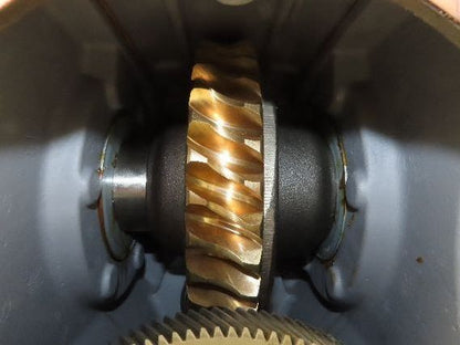 Sew Eurodrive S82A Dual Shaft Worm Gearbox 62.9 Reducer for Gearmotor 28rpm