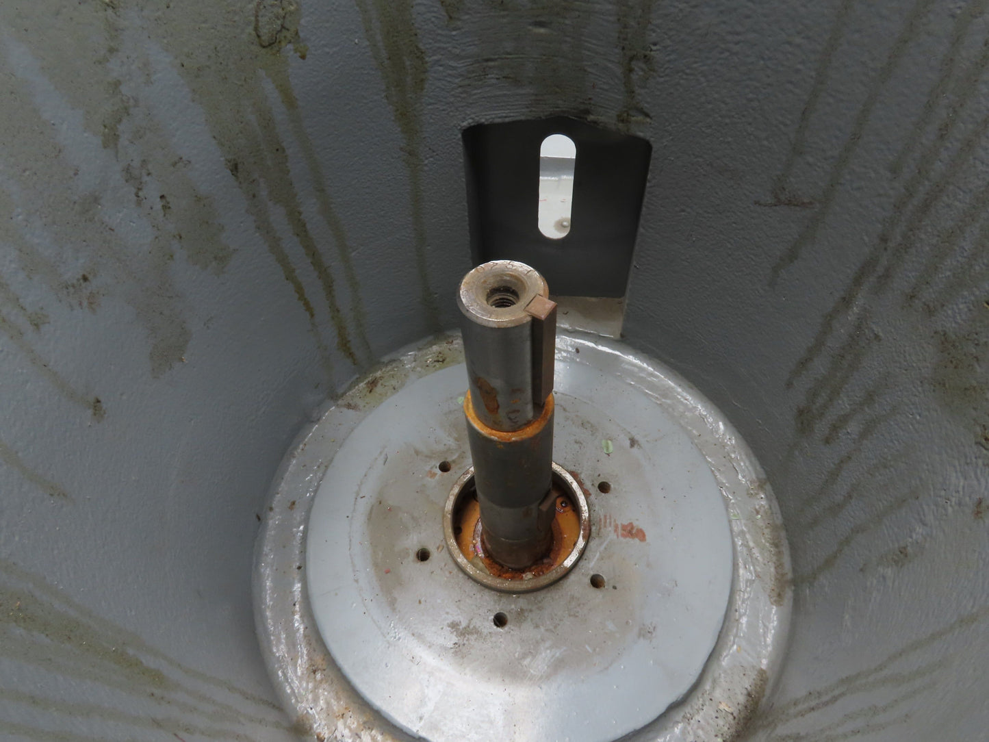 Flender KZA 225 Helical Gear Drive 85.97 Gearbox Reducer 21rpm 30Hp Hollow Shaft