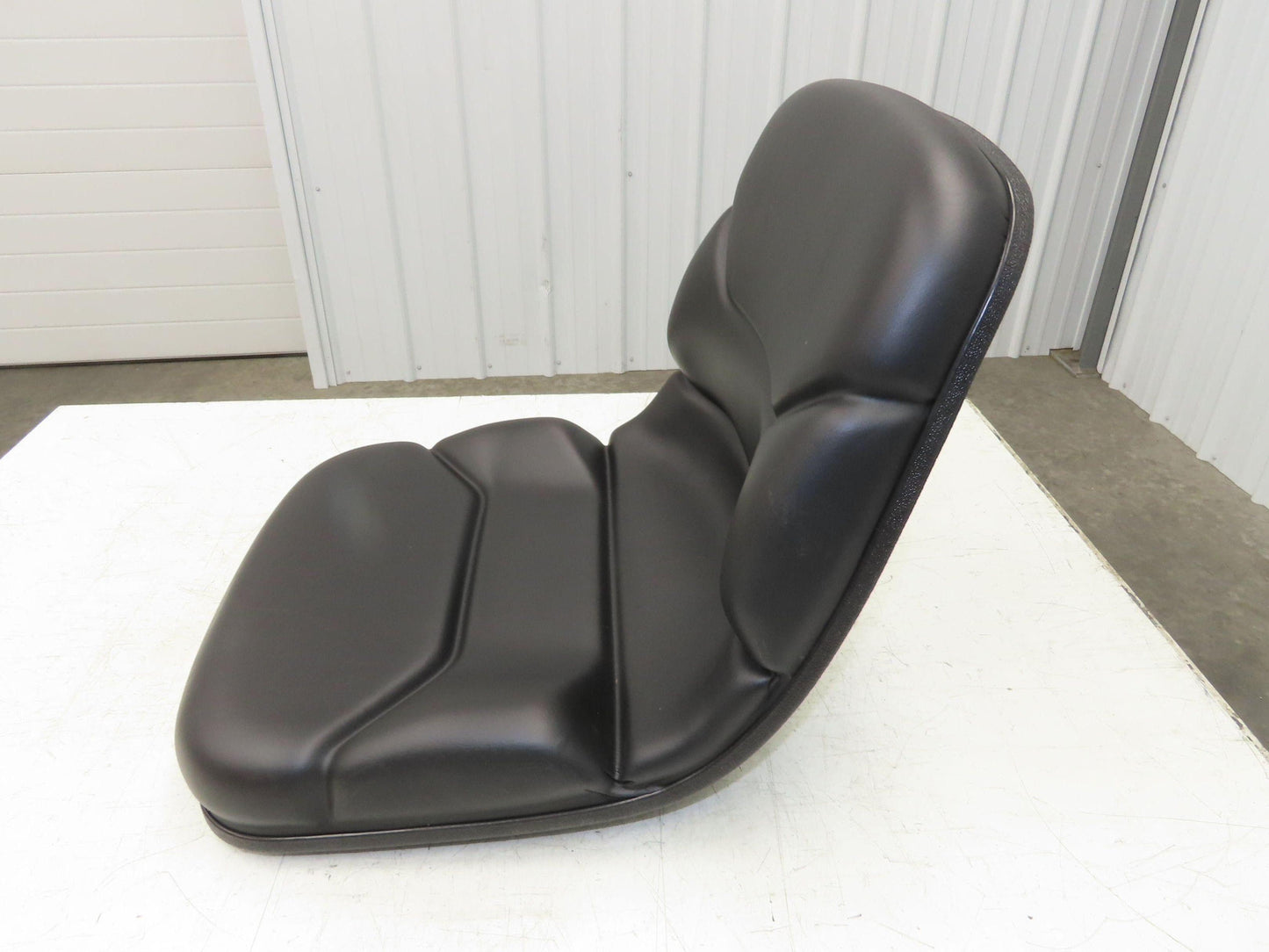 Universal Forklift Replacement Seat Black Vinyl 18" SA12345.903