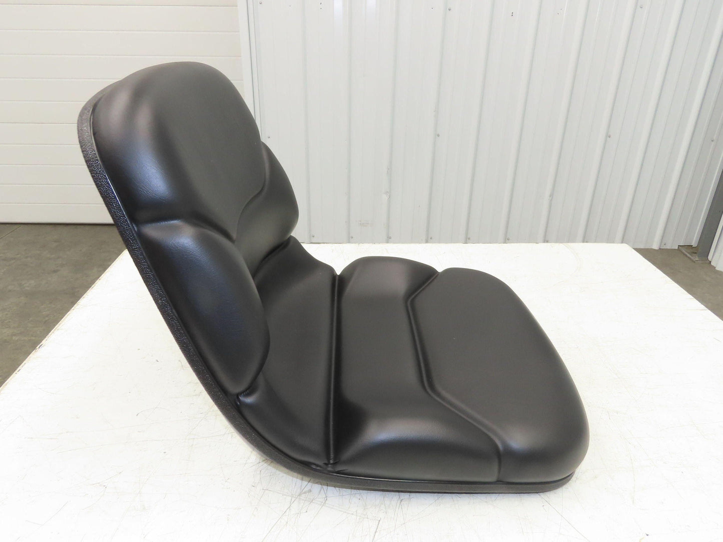 Universal Forklift Replacement Seat Black Vinyl 18" SA12345.903