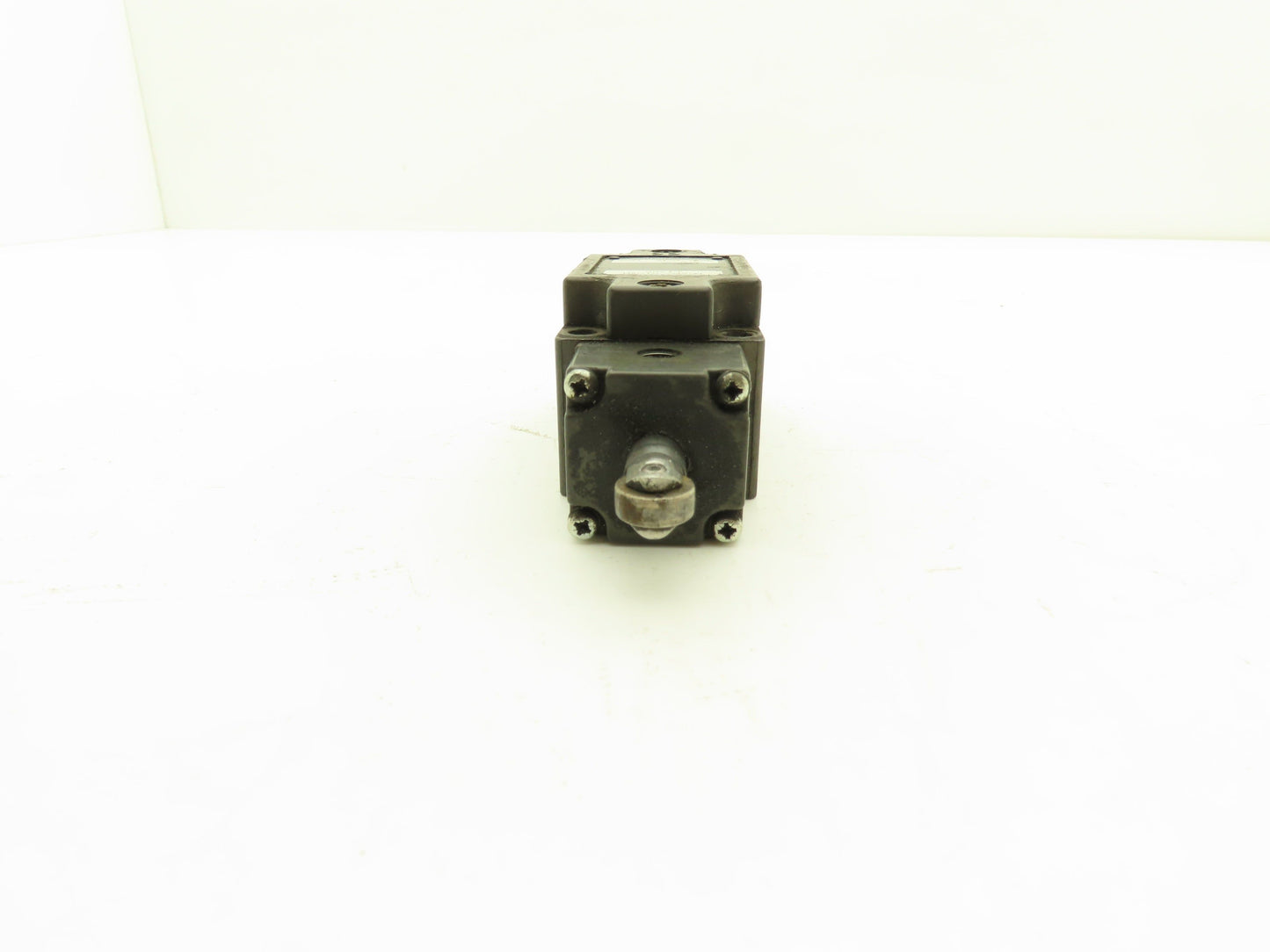 Euchner NG2RS-510AU Limit Switch Steel Roller Plunger 30V 0.1A IP65