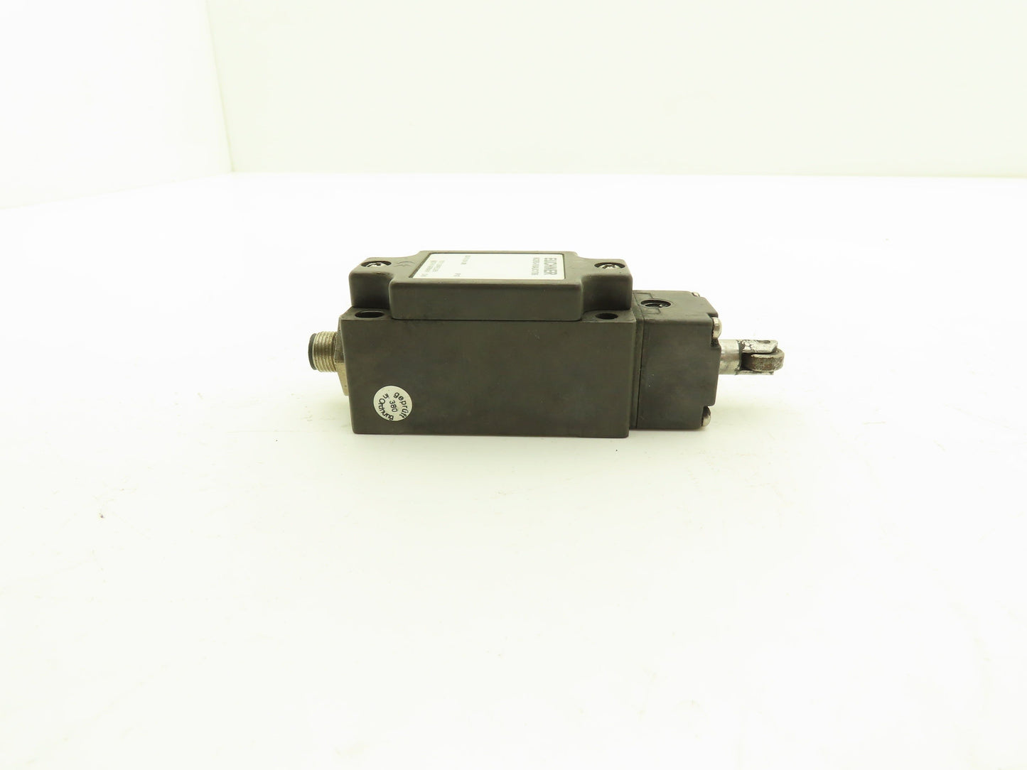 Euchner NG2RS-510AU Limit Switch Steel Roller Plunger 30V 0.1A IP67
