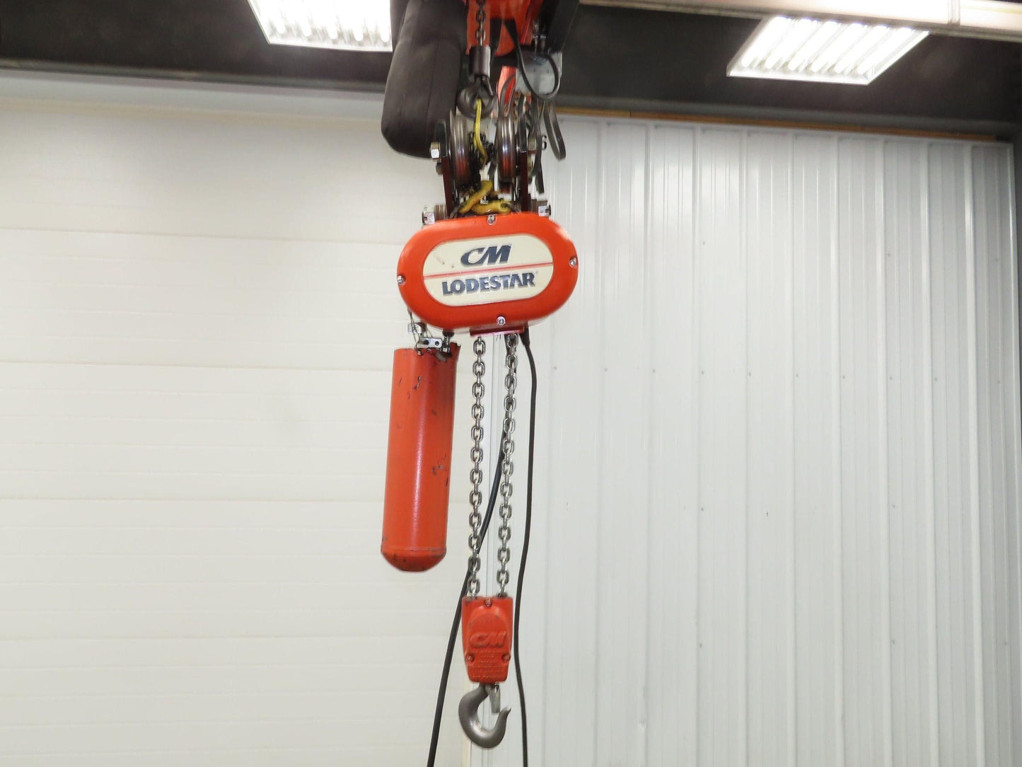 CM Lodestar R2 2 Ton Electric Chain Hoist 16' Lift 8/2.5 FPM Trolley 460 Volt