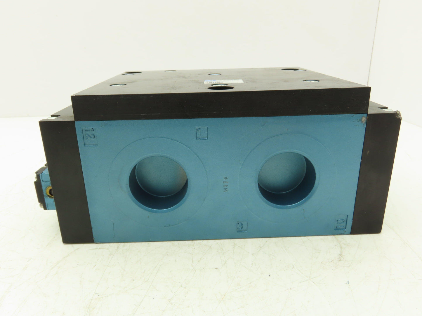 Mac 69A-C1-MAB-JDA0-1KE Pneumatic Air Piloted Valve Normally Open 30-90PSI 24V