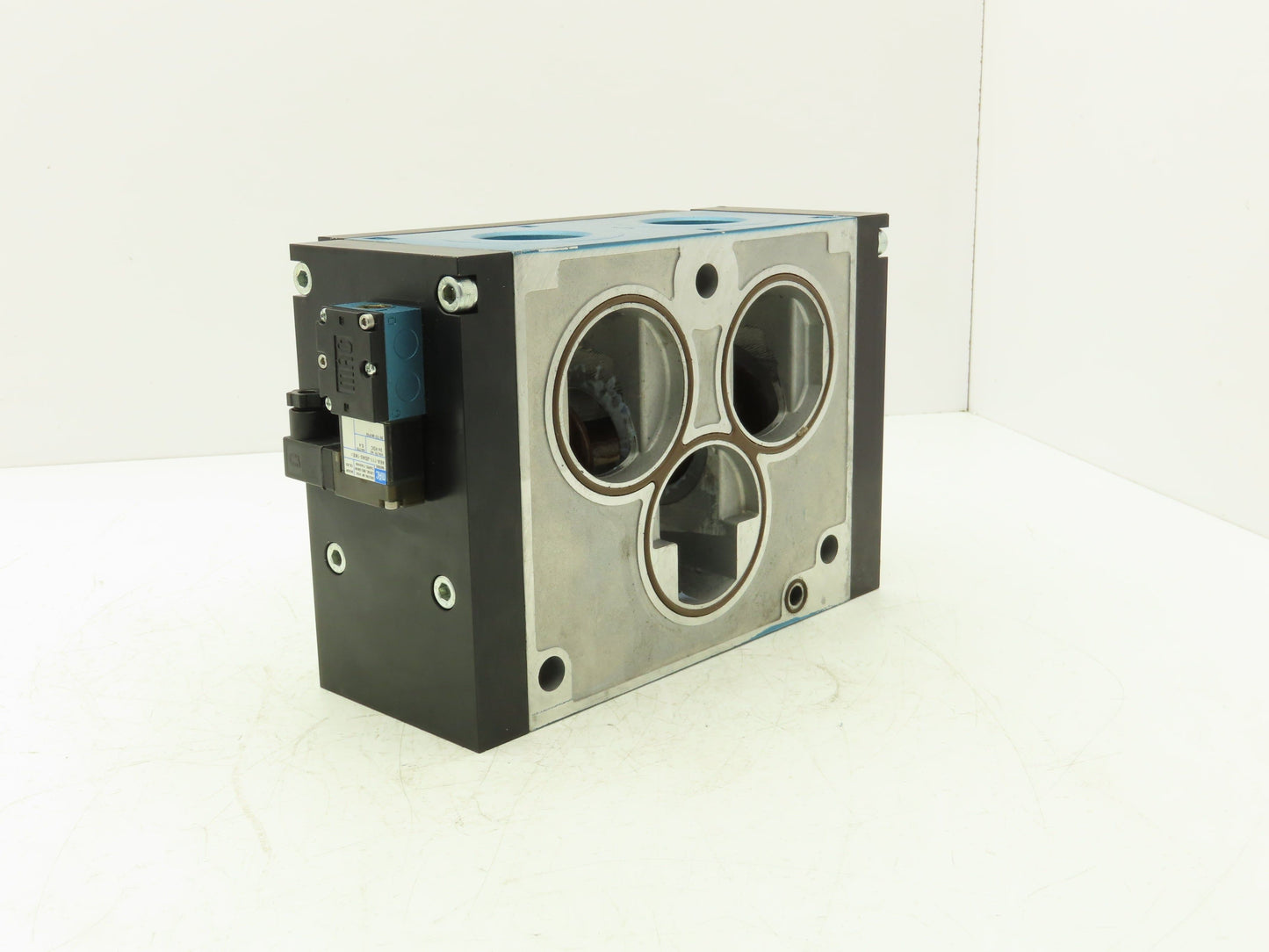 Mac 69A-C1-MAB-JDA0-1KE Pneumatic Air Piloted Valve Normally Open 30-90PSI 24V