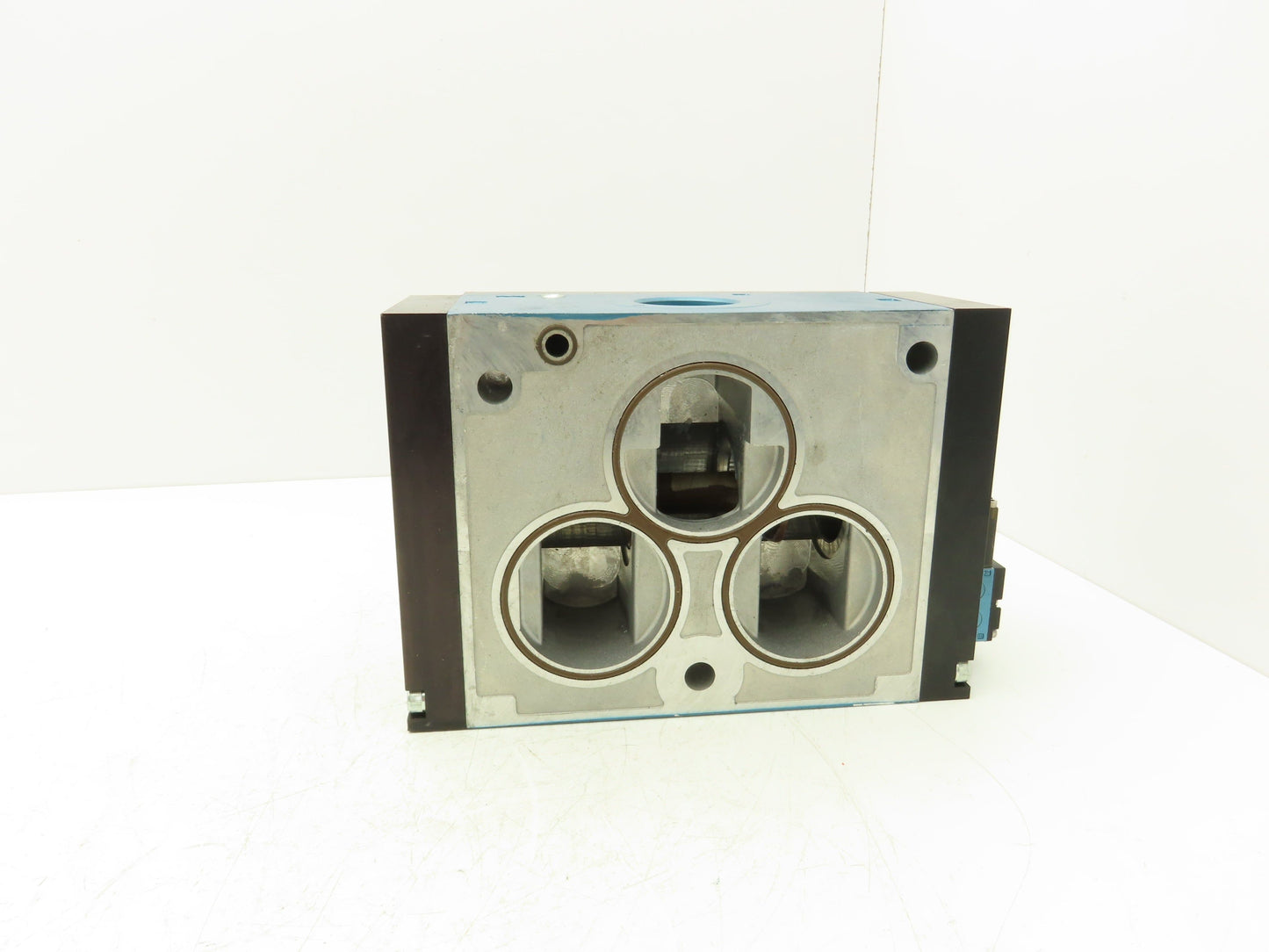 Mac 69A-C1-MAB-JDA0-1KE Pneumatic Air Piloted Valve Normally Open 30-90PSI 24V