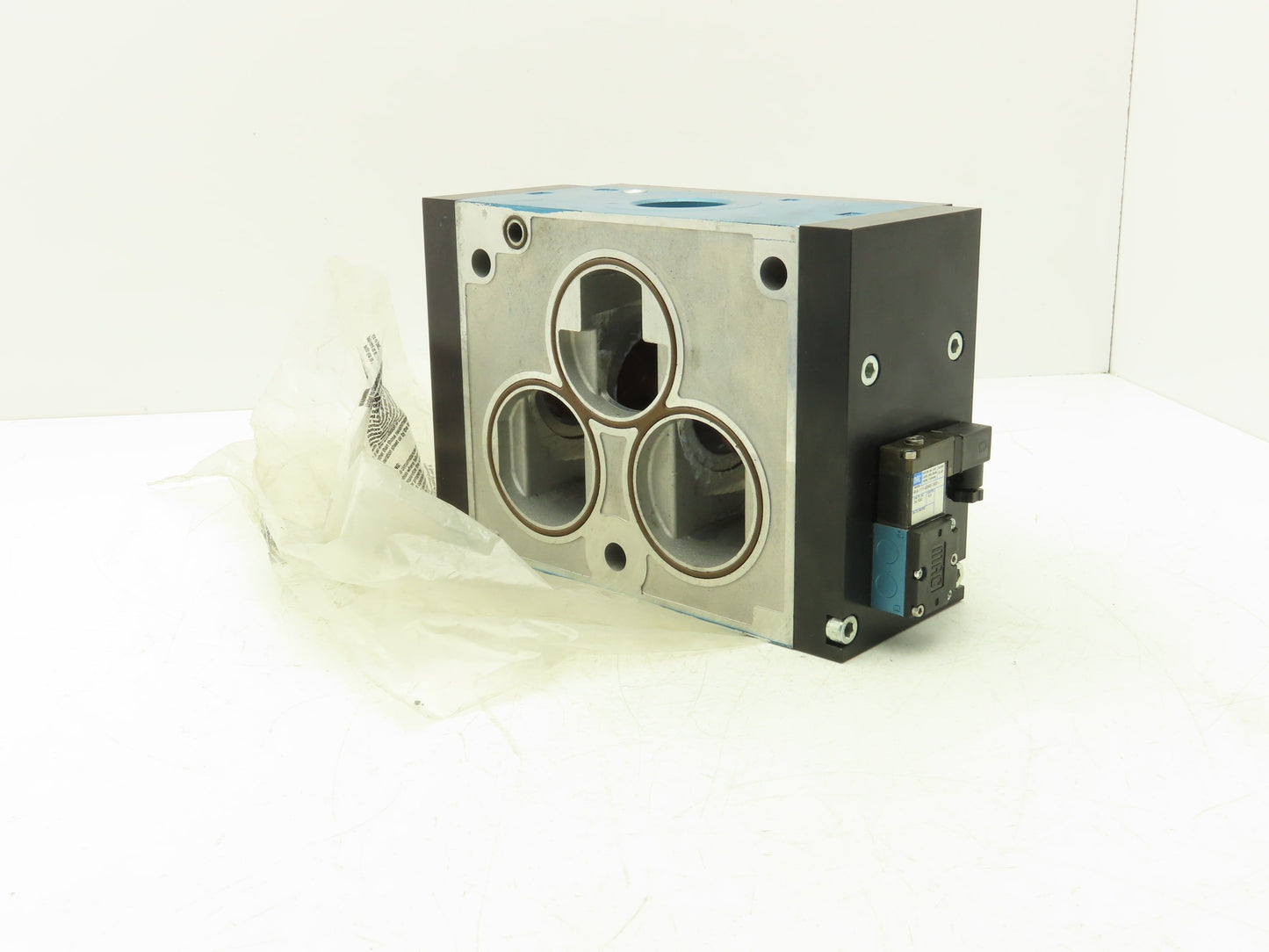 Mac 69A-C1-MAB-JDA0-1KE Pneumatic Air Piloted Valve Normally Open 30-90PSI 24V