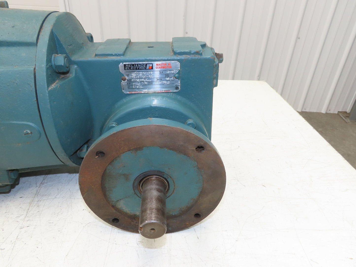 Reliance Master XL Gearmotor 12.7 Reducer 2-Speed 138/34 RPM 1.5Hp 460V RH 213T