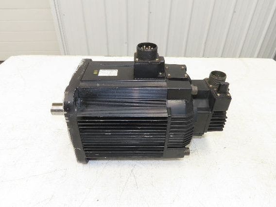 Yaskawa SGMGH-44A2A-YR15 AC Servo Motor 4400W 1500 RPM 200V Encoder UTSAE-B17BBF