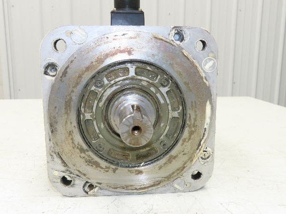 Yaskawa SGMGH-44A2A-YR15 AC Servo Motor 4400W 1500 RPM 200V Encoder UTSAE-B17BBF