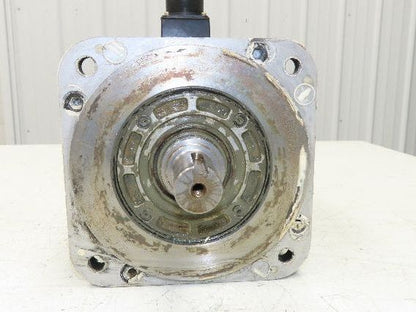 Yaskawa SGMGH-44A2A-YR15 AC Servo Motor 4400W 1500 RPM 200V Encoder UTSAE-B17BBF