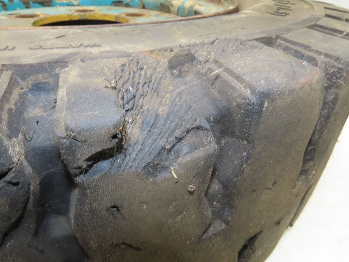 Freightmaster CX 7.50-15 Forklift Tire Traction Pneumatic 6x7.75" Rim