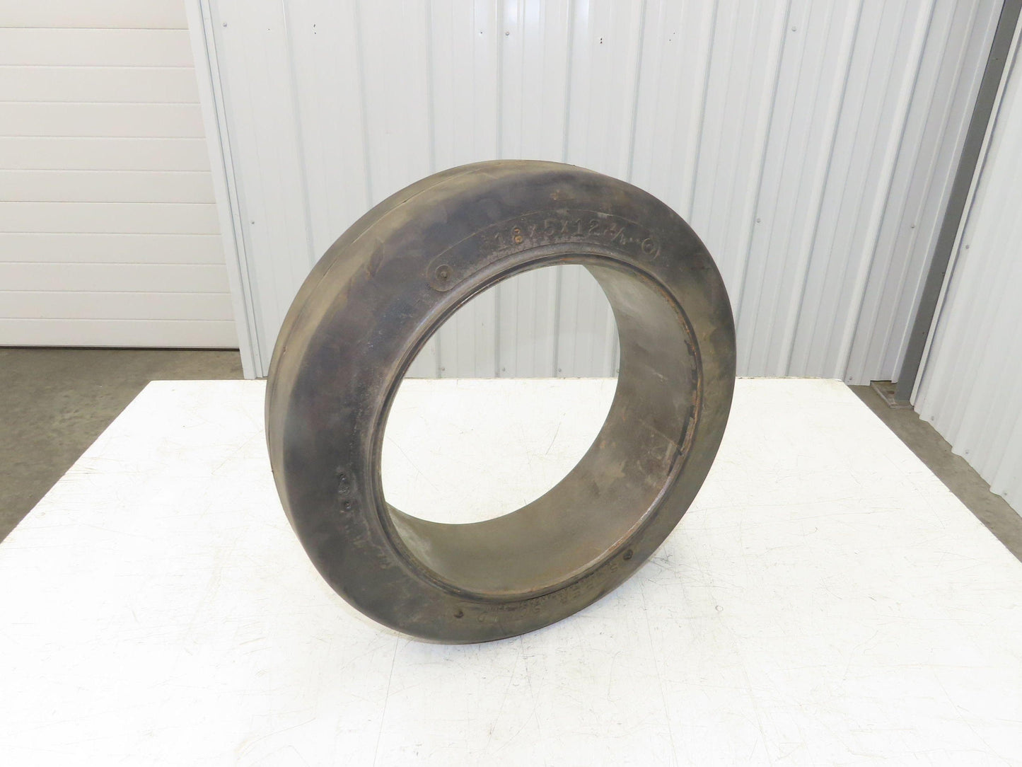 Super Solid 18x5x12-1/8 Forklift Tire Smooth Press-on Black