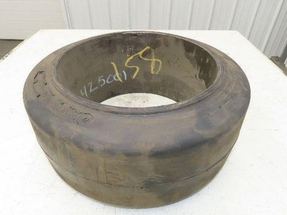 Forklift Tire 16-1/4x7x11-1/4 Smooth Press-on Black Rubber