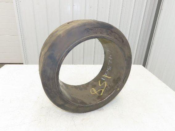 Forklift Tire 16-1/4x7x11-1/4 Smooth Press-on Black Rubber