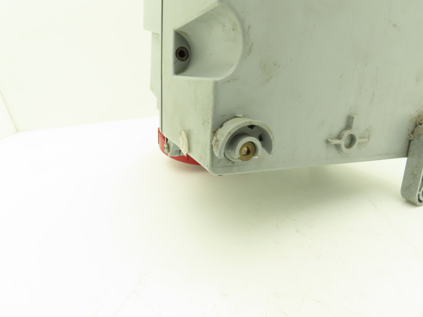 Leviton 460MF7W Fused Mechanical Disconnect 480V 3PH 60A Type 3R, 4X, 12K, IP67