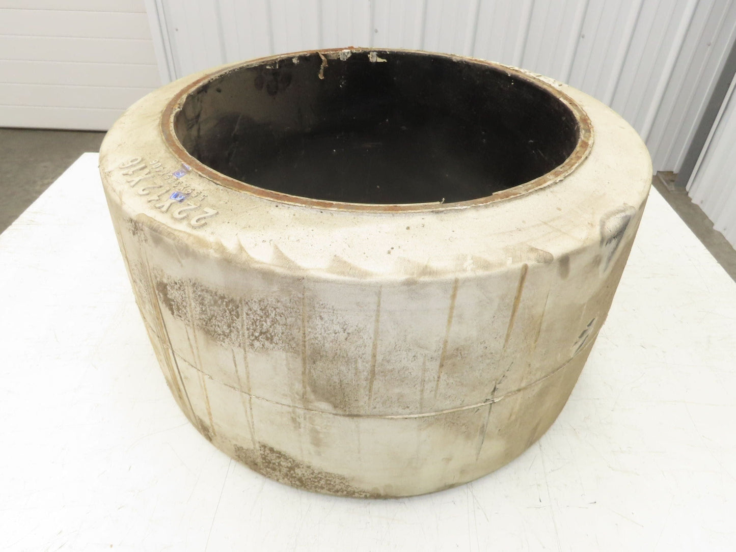 Wide Track 22x12x16 | 559x305x406 Forklift Tire Smooth Press-on White Non-Mark