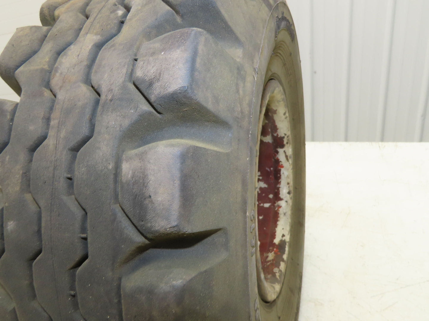 Continental 16x6-8 Forklift Tire Traction Pneumatic Black 6x125mm Rim