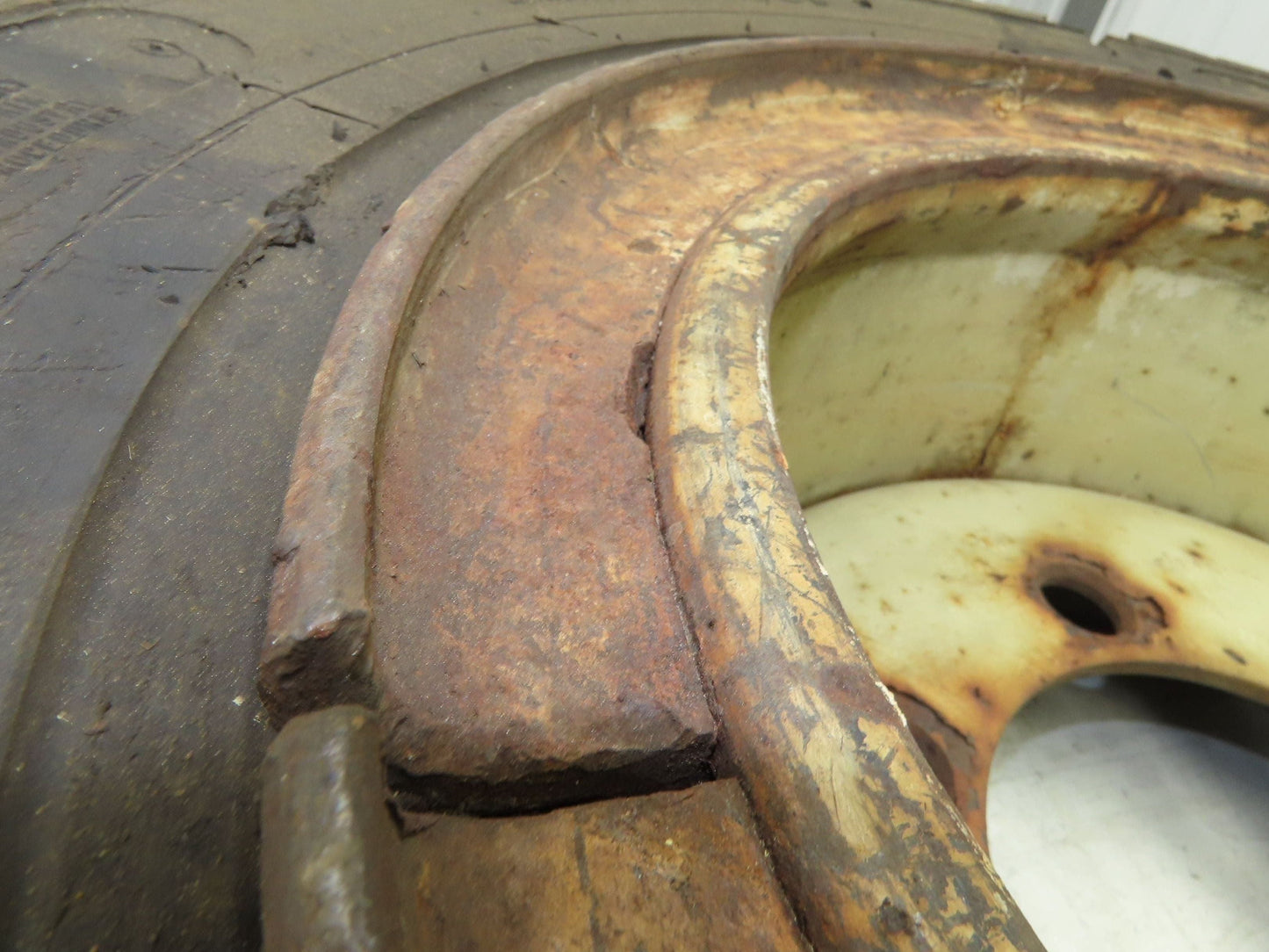 Maine Rubber Intl Defender Forklift Tire Traction Pneumatic Black 6x220mm Rim