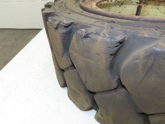 Maine Rubber Intl Defender Forklift Tire Traction Pneumatic Black 6x220mm Rim