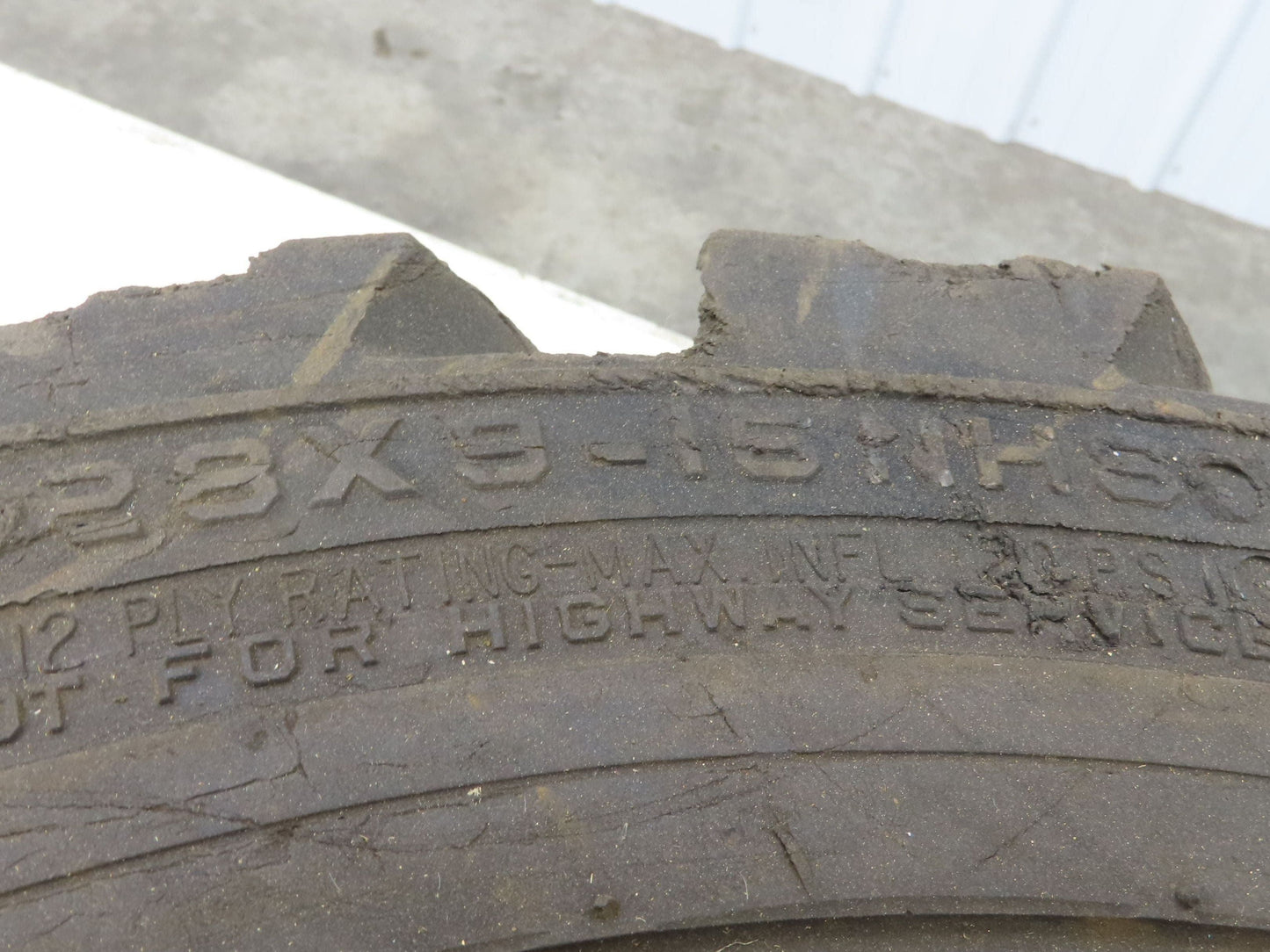 Maine Rubber Intl Defender Forklift Tire Traction Pneumatic Black 6x220mm Rim