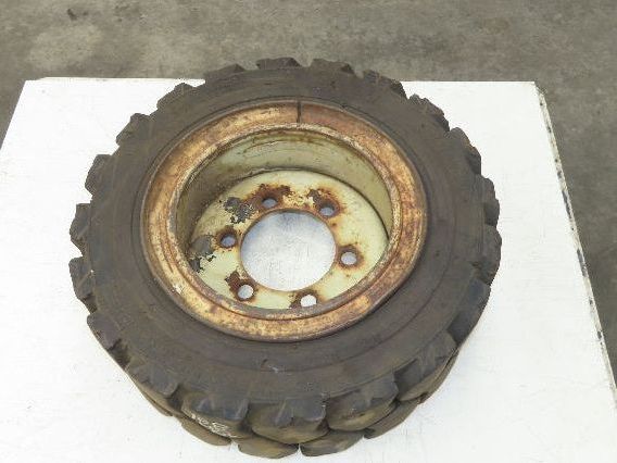 Maine Rubber Intl Defender Forklift Tire Traction Pneumatic Black 6x220mm Rim