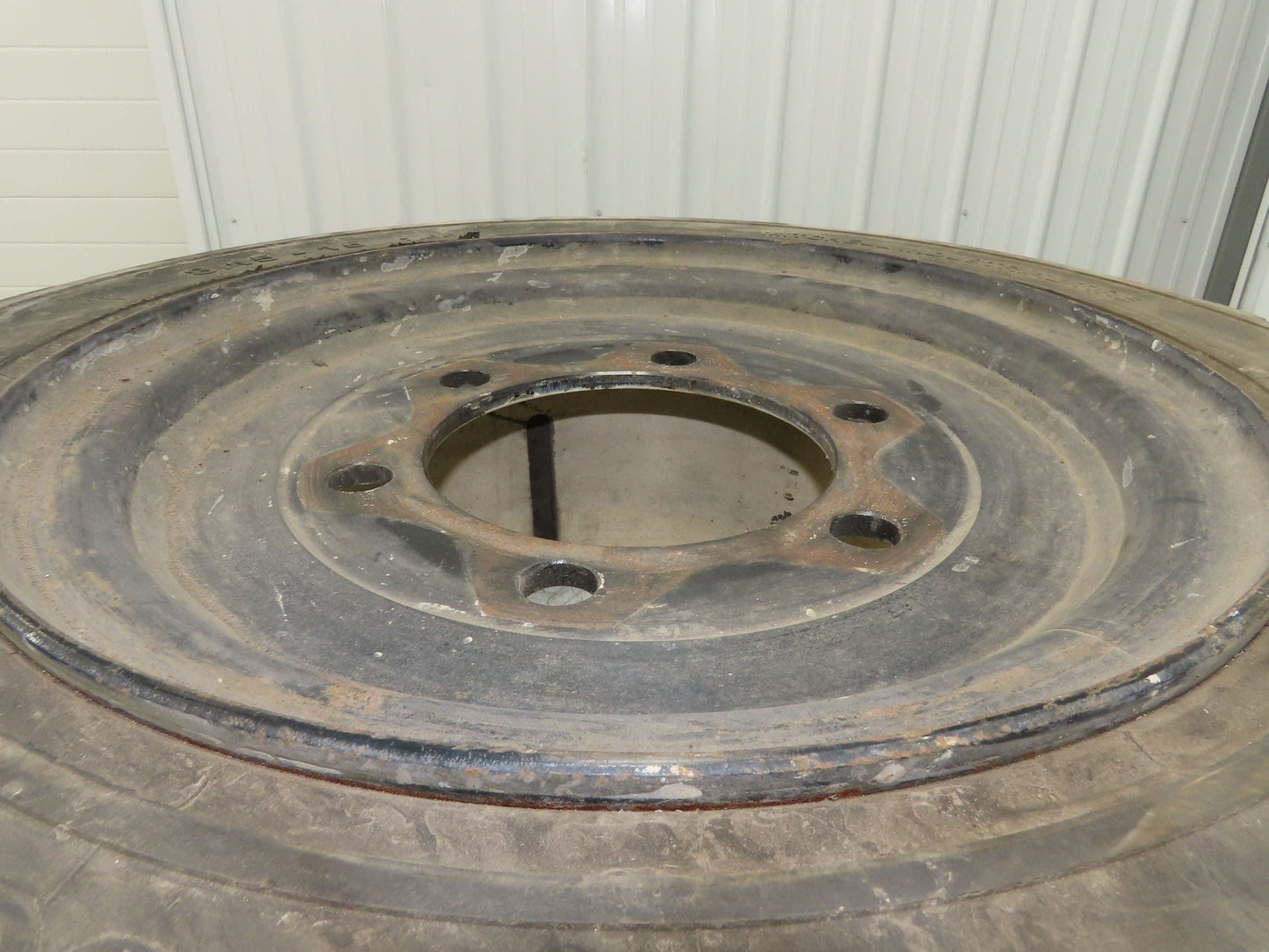 Mitco Solid Solver 8.15-15 Forklift Tire Traction Black 6x220mm Rim