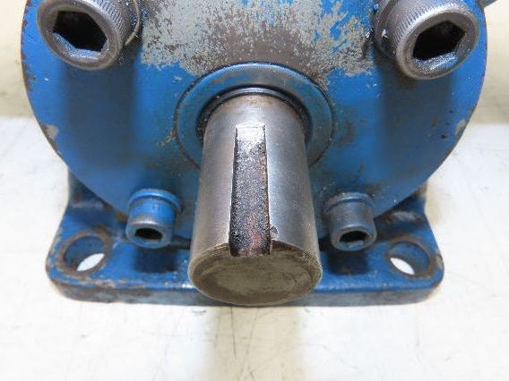 Worm Gearbox Horizontal Drive Dual Output 15:1 Reducer 1" Solid Input Shaft