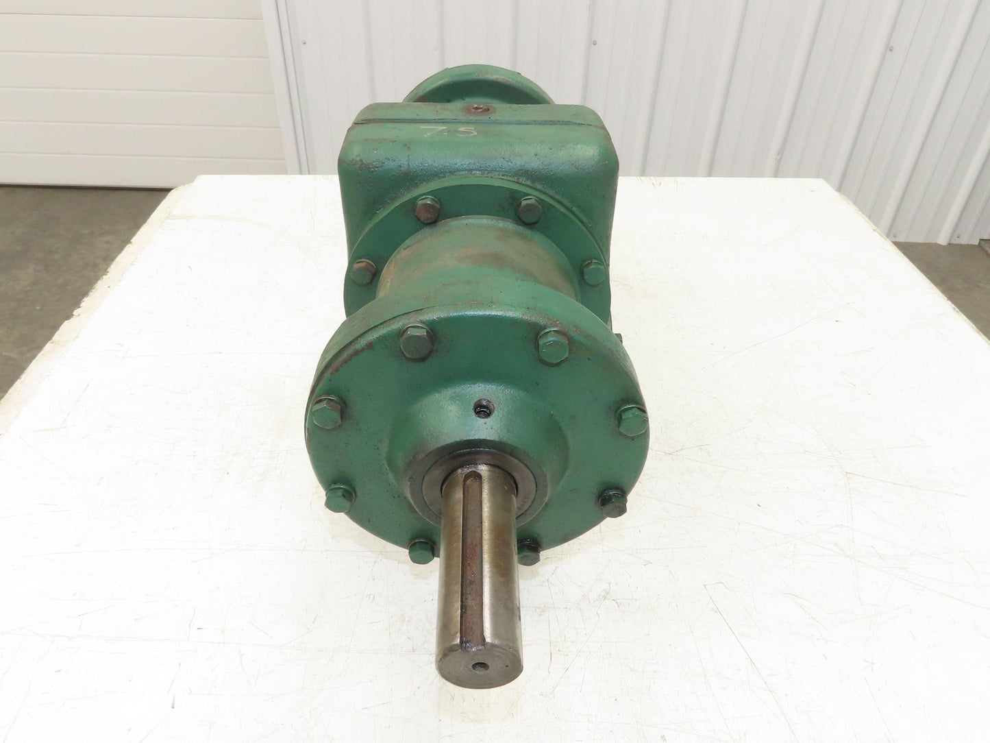 Worm Gearbox Horizontal Drive Dual Output 7.5:1 Reducer 1" Solid Input Shaft