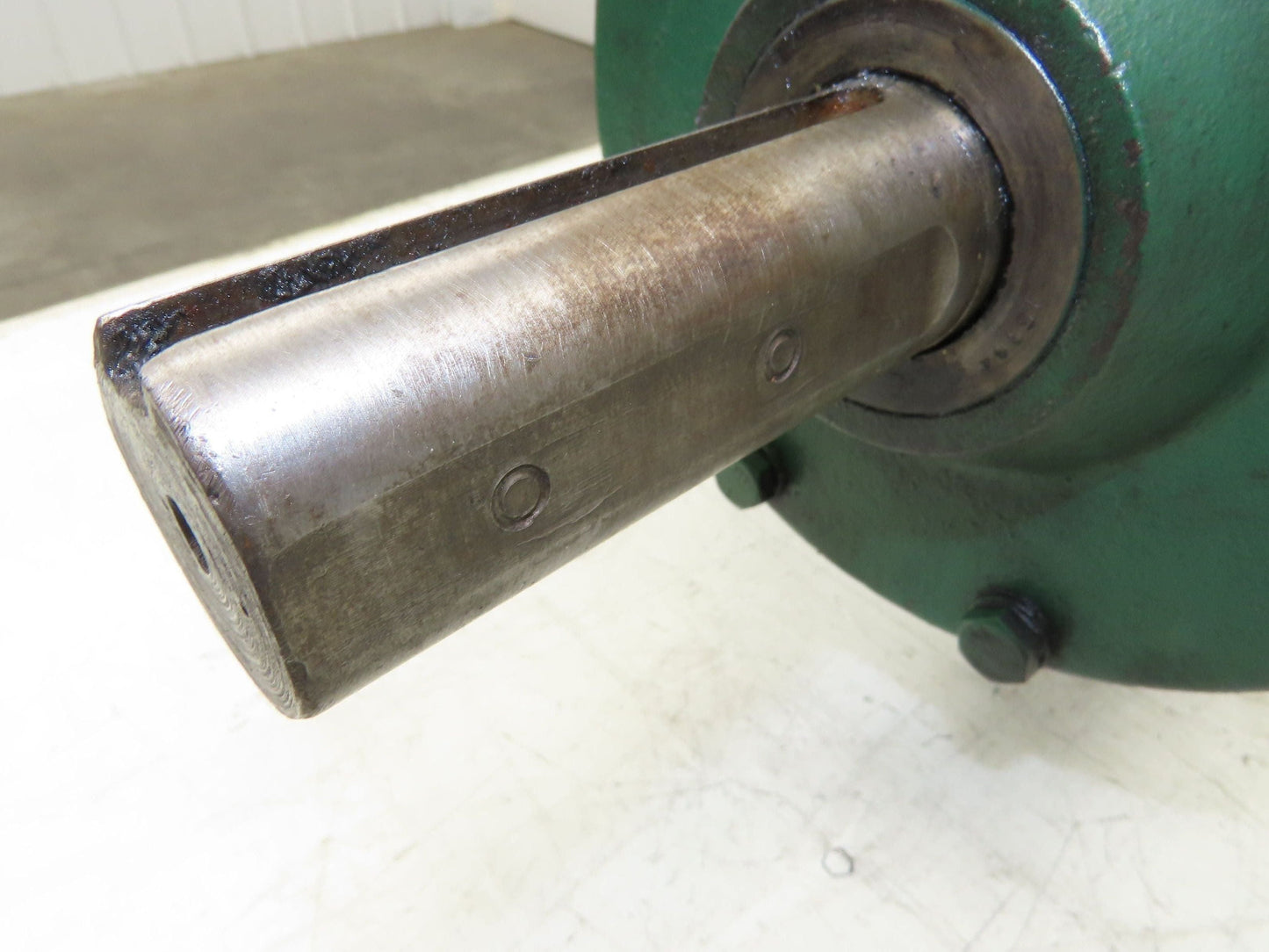 Worm Gearbox Horizontal Drive Dual Output 7.5:1 Reducer 1" Solid Input Shaft