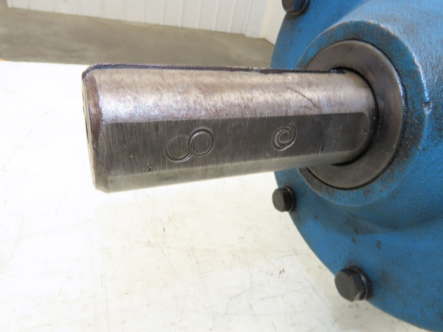 Worm Gearbox Horizontal Drive Dual Output 15:1 Reducer 1" Solid Input Shaft