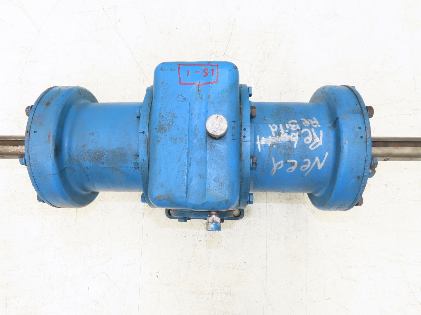 Worm Gearbox Horizontal Drive Dual Output 15:1 Reducer 1" Solid Input Shaft