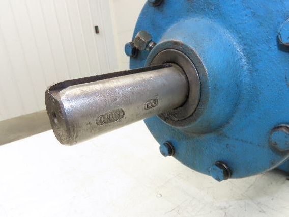 Worm Gearbox Horizontal Drive Dual Output 15:1 Reducer 1" Solid Input Shaft