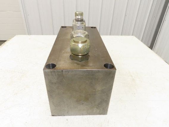 Daman E02293REV0 Hydraulic 4-Station Steel Manifold Block DN32 1-1/4" SAE