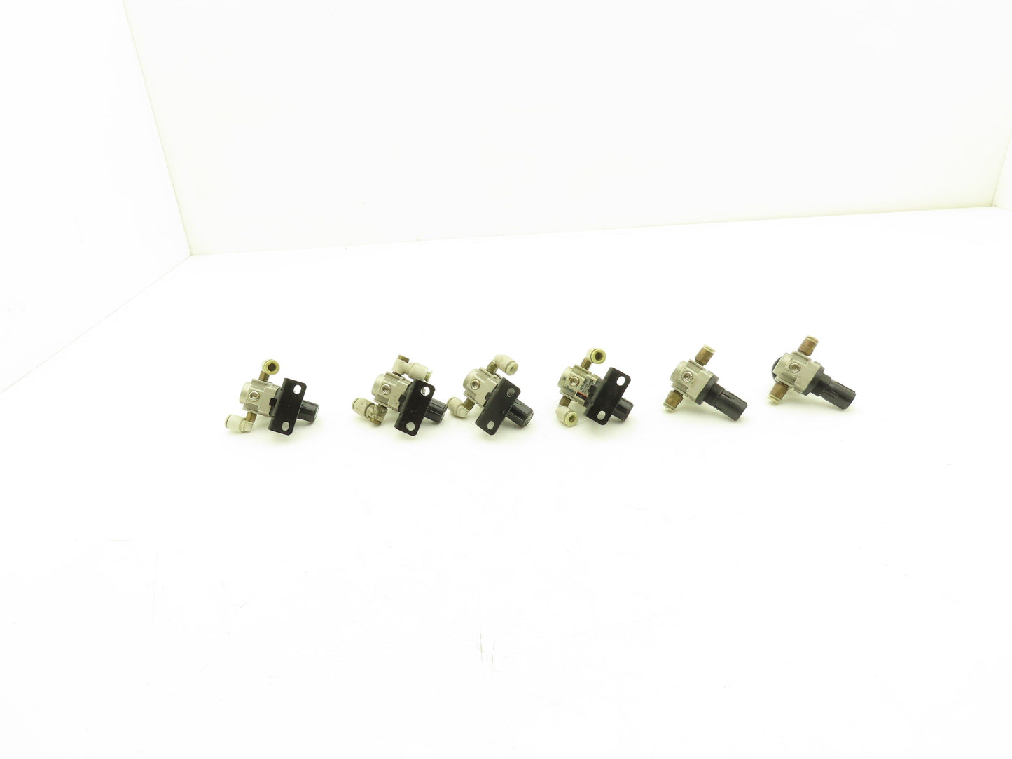 SMC G27-10-R1 | AR10-M5BG Regulator Gauge 1MPa 6mm Push Connector Lot of 6