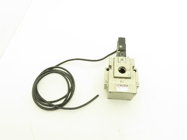 SMC VO307-5DZ | VG342-5DZ-04A 3 Port Pilot Solenoid Valve 24vDC Coil 1/2" NPT