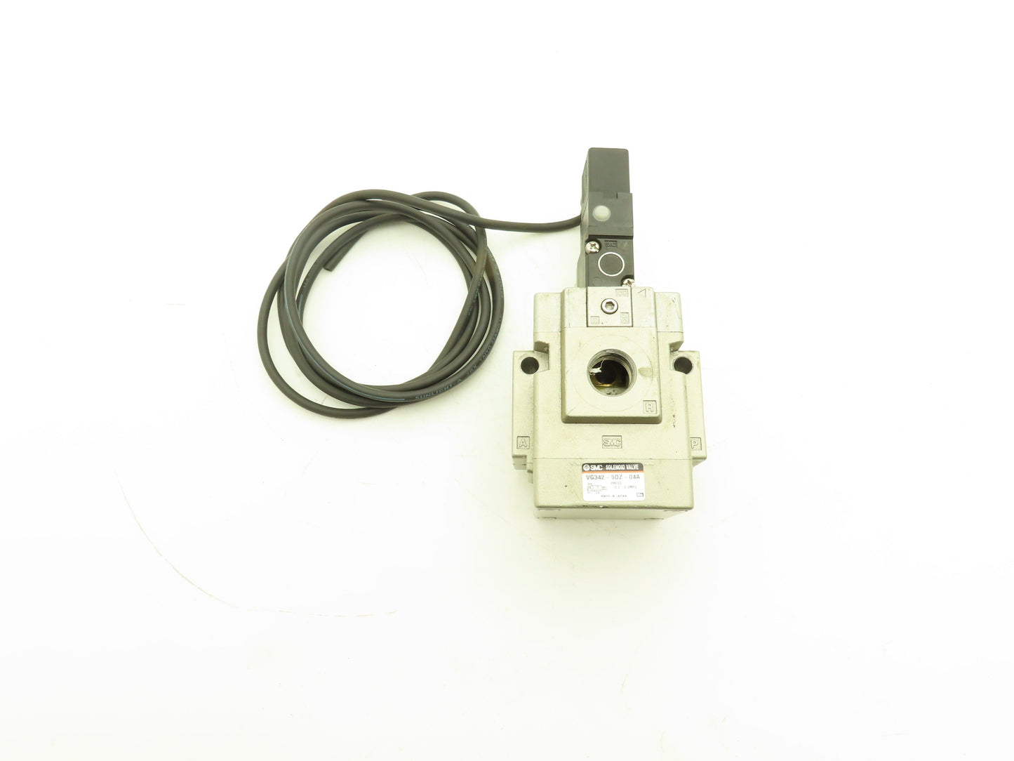 SMC VO307-5DZ | VG342-5DZ-04A 3 Port Pilot Solenoid Valve 24vDC Coil 1/2" NPT