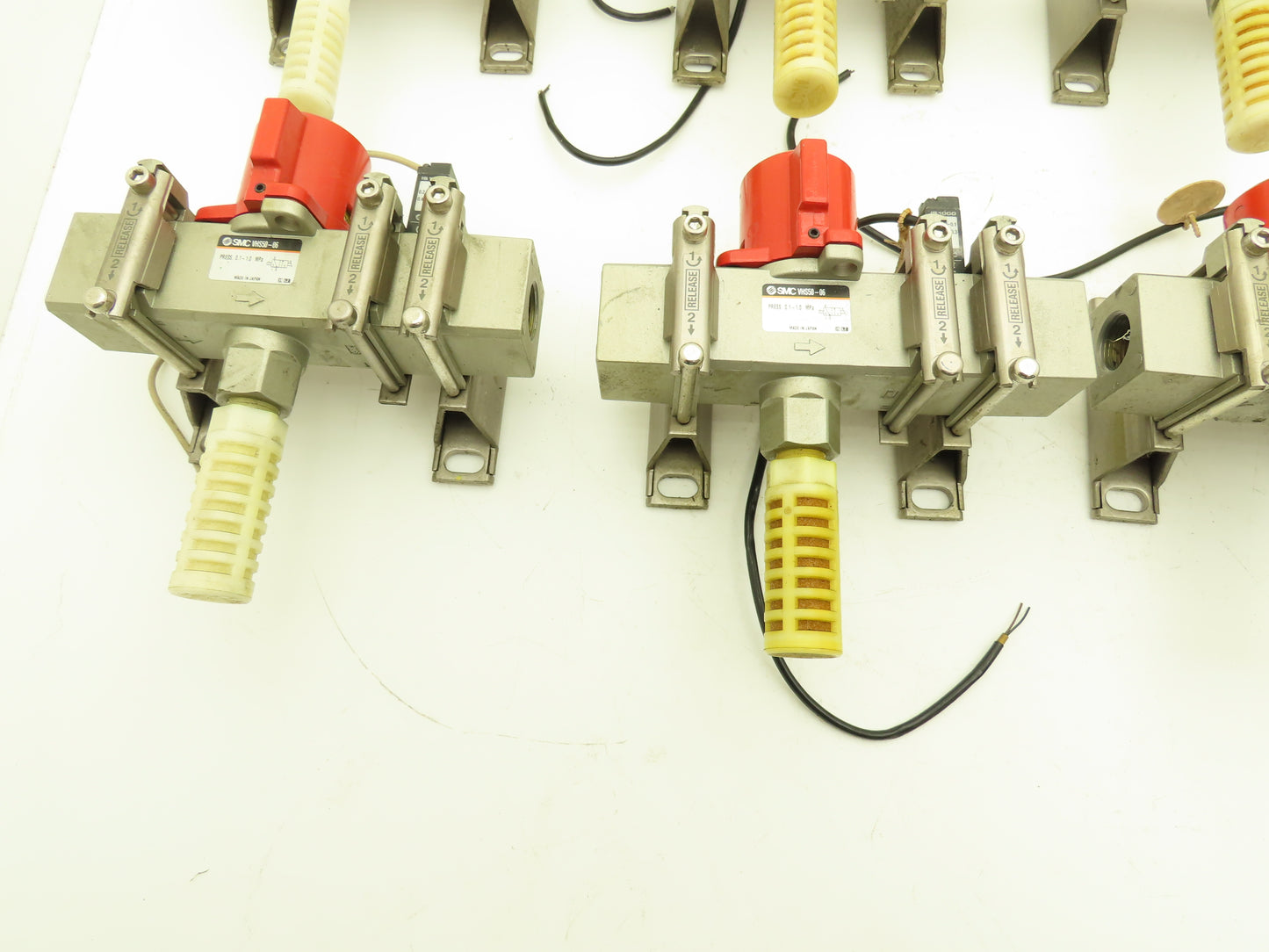 SMC Pneumatic Air Lockout Valve Body Pressure Gauge Assembly 3/4" NPT Lot of 8