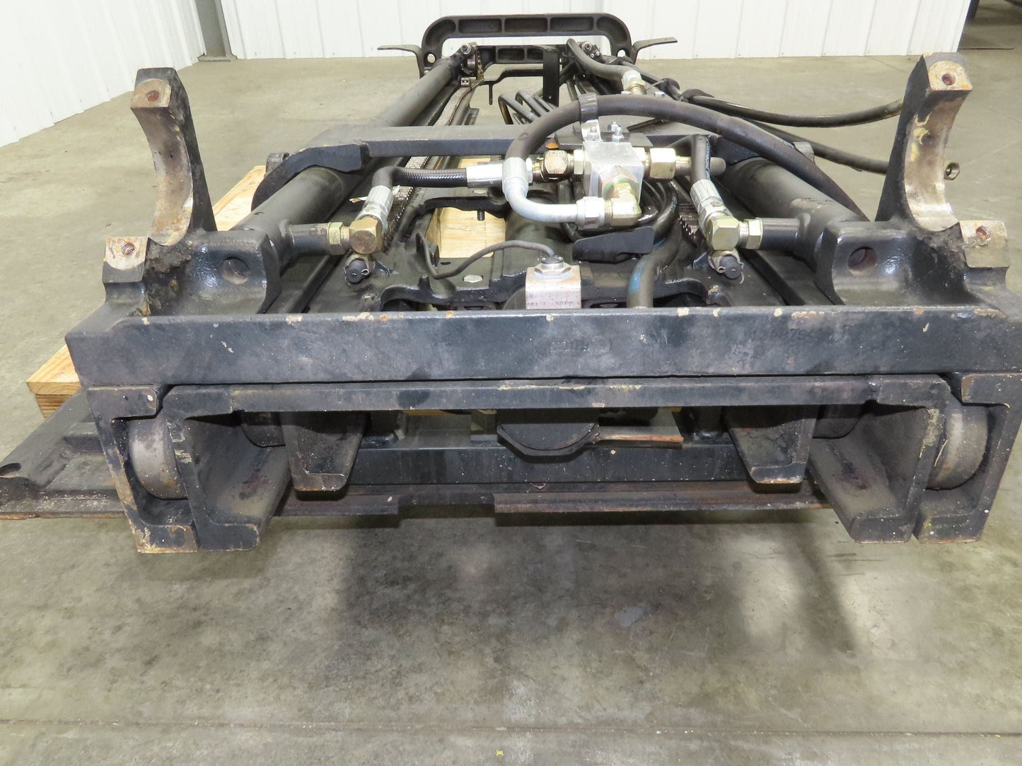 Yale Electric Forklift Mast 3-Stage Class 2 Sideshift 16" Carriage 4-1/2" Mount