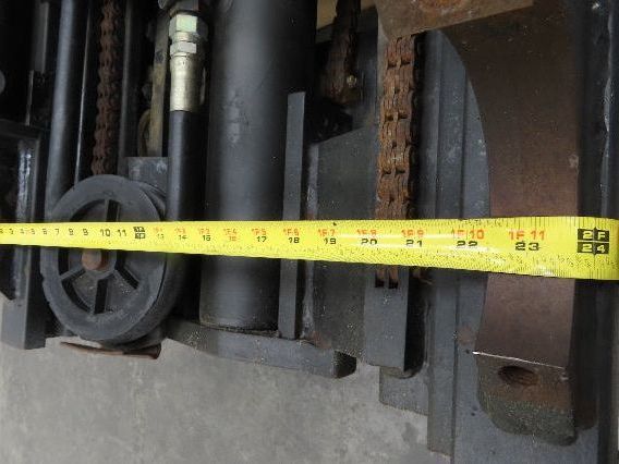 Yale Electric Forklift Mast 3-Stage Class 2 16" x 39" Carriage 5" Mount