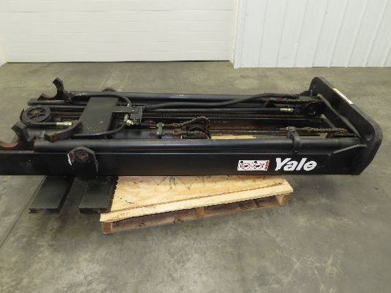 Yale Electric Forklift Mast 3-Stage Class 2 16" x 39" Carriage 5" Mount