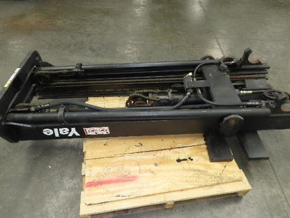 Yale Electric Forklift Mast 3-Stage Class 2 16" x 39" Carriage 5" Mount