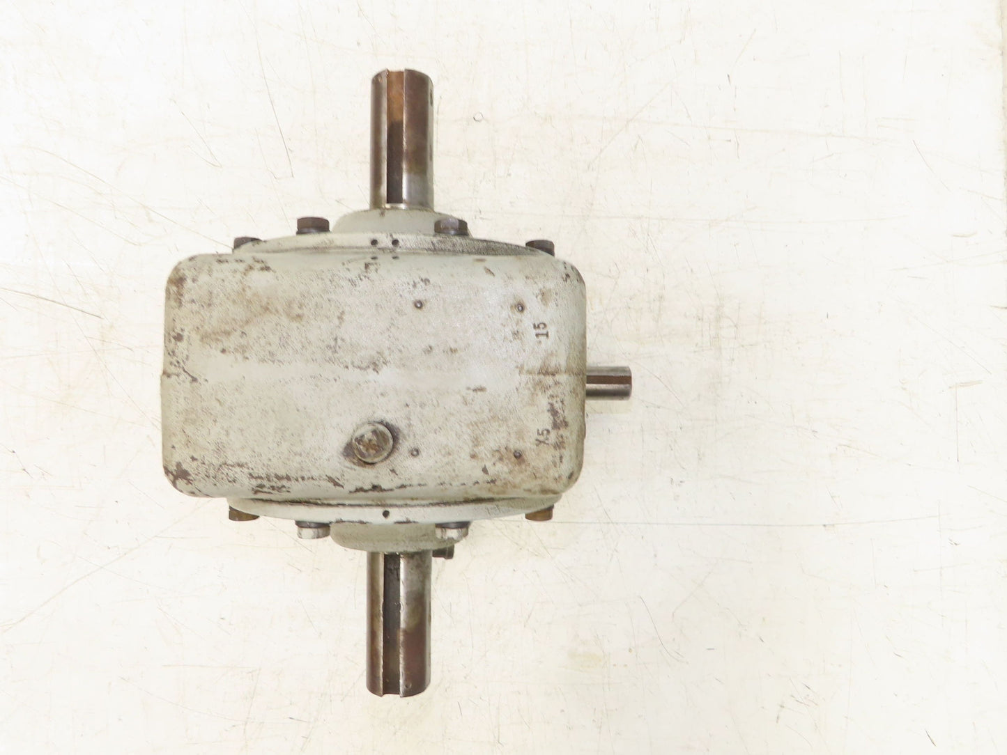 Worm Gearbox Horizontal Drive Dual Output 15:1 Reducer 1" Solid Input Shaft